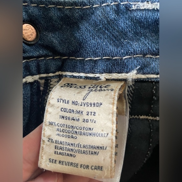 Miss Me Fleur de Lis Sequin Studded Rhinestones Cuffed Cropped Capri Jeans Low - Picture 6 of 8